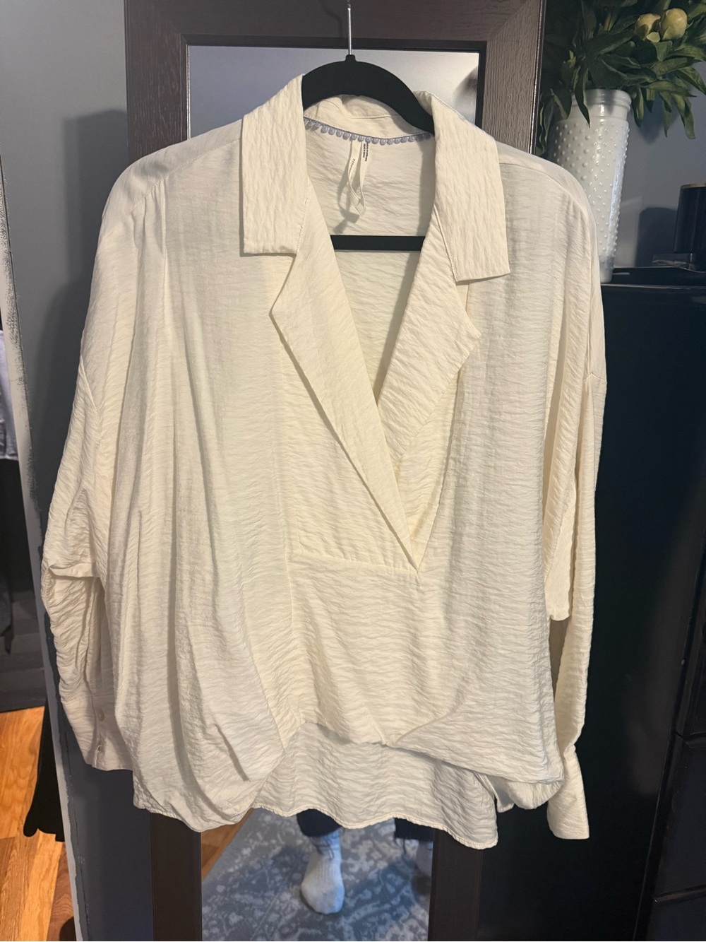 Anthropologie Cream V-Neck Textured Blouse